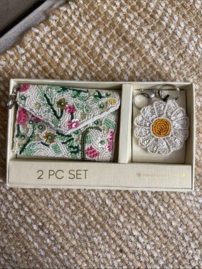 Beaded Floral Card Holder & Daisy Keychain Set - White